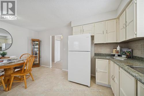 581 Grandview Street S, Oshawa (Donevan), ON - Indoor Photo Showing Kitchen