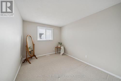 581 Grandview Street S, Oshawa (Donevan), ON - Indoor Photo Showing Other Room