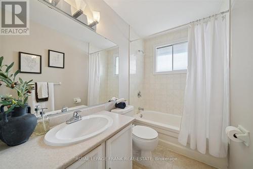 581 Grandview Street S, Oshawa (Donevan), ON - Indoor Photo Showing Bathroom