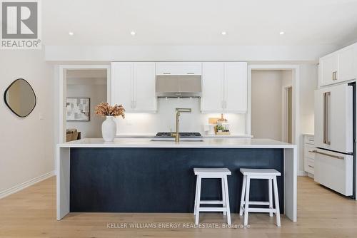 44 Priory Drive, Whitby, ON - Indoor Photo Showing Kitchen With Upgraded Kitchen
