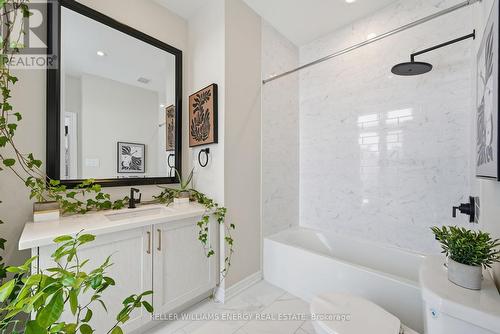 44 Priory Drive, Whitby, ON - Indoor Photo Showing Bathroom