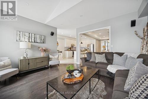 42 Doctor Archer Drive, Scugog (Port Perry), ON - Indoor Photo Showing Living Room