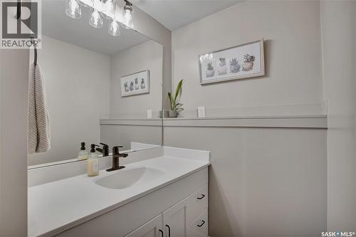 507 Wilkinson Crescent, Saskatoon, SK - Indoor Photo Showing Bathroom