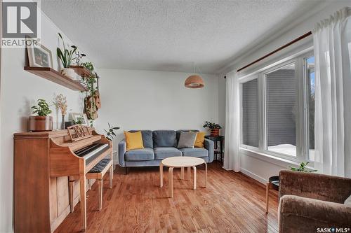 507 Wilkinson Crescent, Saskatoon, SK - Indoor Photo Showing Living Room