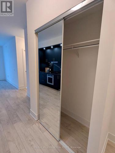 2006 - 10 Inn On The Park Drive, Toronto, ON - Indoor Photo Showing Other Room