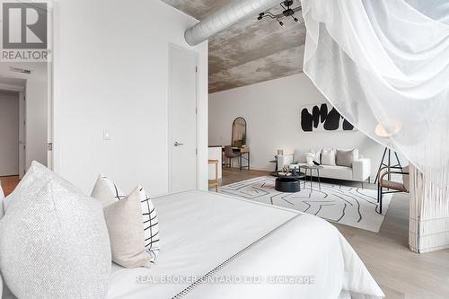 608 - 60 Bathurst Street, Toronto, ON - Indoor Photo Showing Bedroom