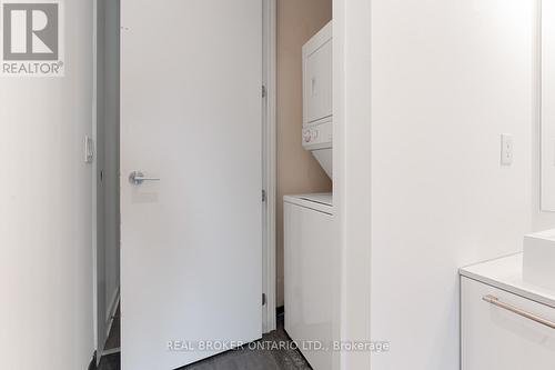 608 - 60 Bathurst Street, Toronto, ON - Indoor Photo Showing Laundry Room