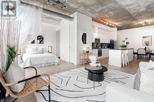 608 - 60 Bathurst Street, Toronto, ON - Indoor