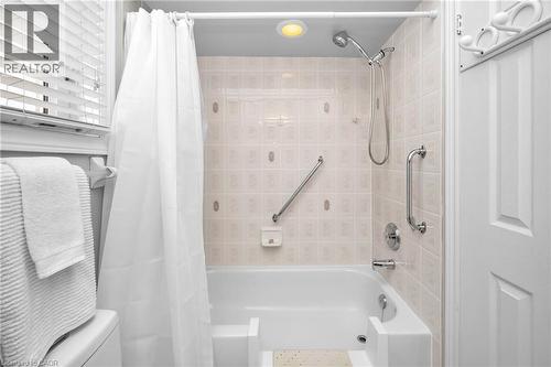 2546 Nichols Drive, Oakville, ON - Indoor Photo Showing Bathroom