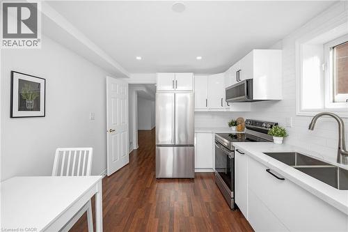 2546 Nichols Drive, Oakville, ON - Indoor Photo Showing Kitchen With Stainless Steel Kitchen With Double Sink With Upgraded Kitchen