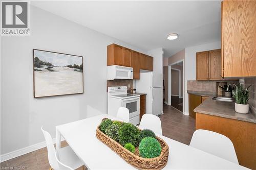 2546 Nichols Drive, Oakville, ON - Indoor