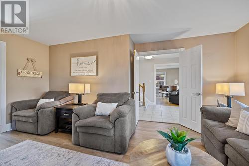 138 Cathy Drive, Cornwall, PE - Indoor Photo Showing Living Room