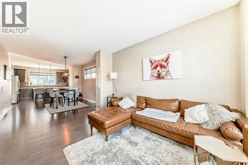 77 Marquis Common Se, Calgary, AB - Indoor Photo Showing Living Room