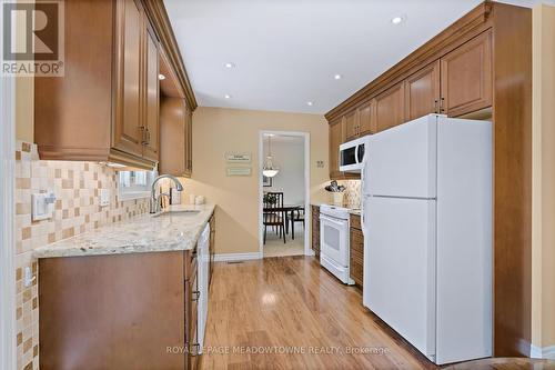 12506 Eighth Line, Halton Hills, ON - Indoor Photo Showing Kitchen