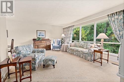 12506 Eighth Line, Halton Hills, ON - Indoor Photo Showing Living Room