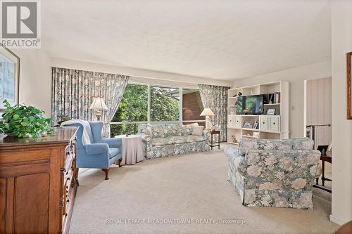 12506 Eighth Line, Halton Hills, ON - Indoor Photo Showing Living Room