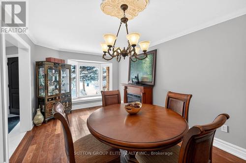 5204 Swiftcurrent Trail, Mississauga, ON - Indoor Photo Showing Dining Room