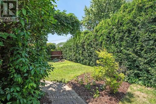 564 Maplehill Drive, Burlington, ON - Outdoor