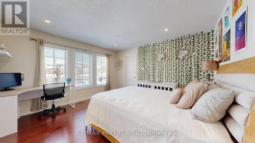 11 Charger Lane, Brampton, ON - Indoor Photo Showing Bedroom