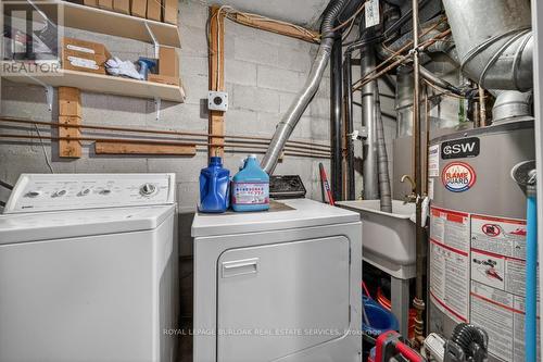 702 - 895 Maple Avenue, Burlington, ON - Indoor Photo Showing Laundry Room