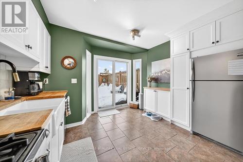 702 - 895 Maple Avenue, Burlington, ON - Indoor Photo Showing Kitchen