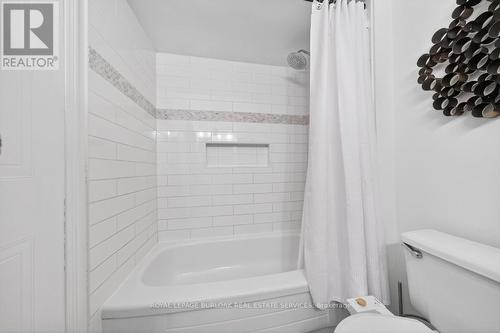 702 - 895 Maple Avenue, Burlington, ON - Indoor Photo Showing Bathroom