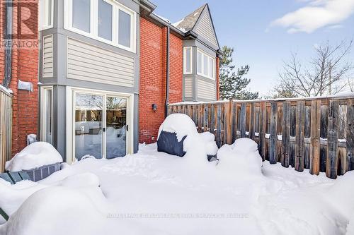 702 - 895 Maple Avenue, Burlington, ON - Outdoor With Exterior