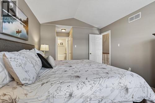 30 - 519 Riverside Drive, London North (North P), ON - Indoor Photo Showing Bedroom