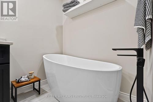 30 - 519 Riverside Drive, London North (North P), ON - Indoor