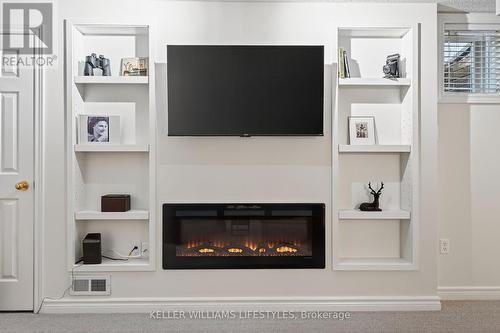 30 - 519 Riverside Drive, London North (North P), ON - Indoor With Fireplace