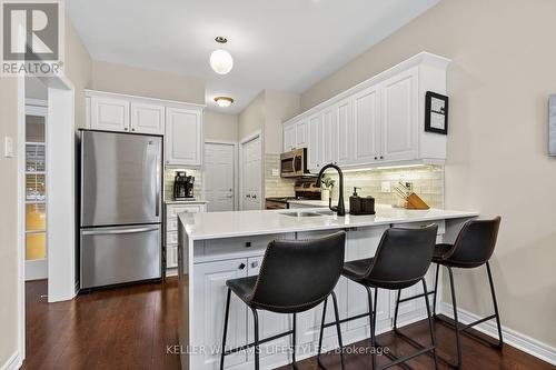 30 - 519 Riverside Drive, London North (North P), ON - Indoor Photo Showing Kitchen With Upgraded Kitchen