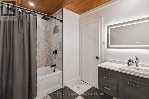 770 Galloway Crescent, London South (South O), ON - Indoor Photo Showing Bathroom