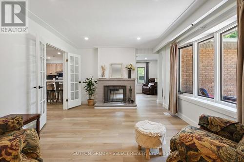 770 Galloway Crescent, London South (South O), ON - Indoor Photo Showing Living Room With Fireplace