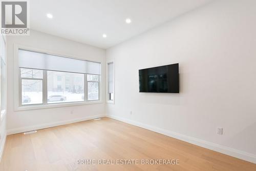 247 Victoria Street, London East (East B), ON - Indoor Photo Showing Other Room