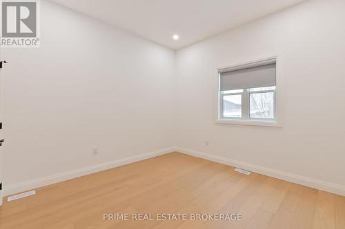 247 Victoria Street, London East (East B), ON - Indoor Photo Showing Other Room