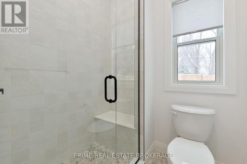 247 Victoria Street, London East (East B), ON - Indoor Photo Showing Bathroom