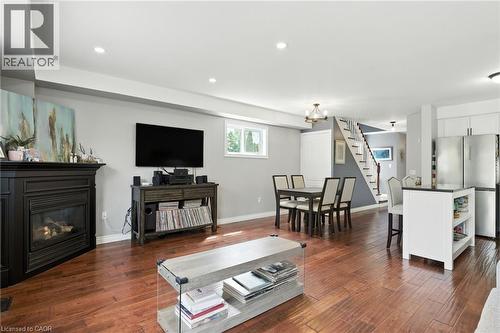 710 Spring Gardens Road Unit# 41, Burlington, ON - Indoor Photo Showing Living Room With Fireplace