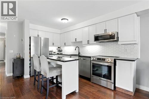 710 Spring Gardens Road Unit# 41, Burlington, ON - Indoor Photo Showing Kitchen With Upgraded Kitchen