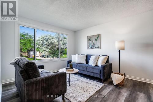 69 Bridlepath Road, Chatham-Kent (Wallaceburg), ON - Indoor Photo Showing Living Room