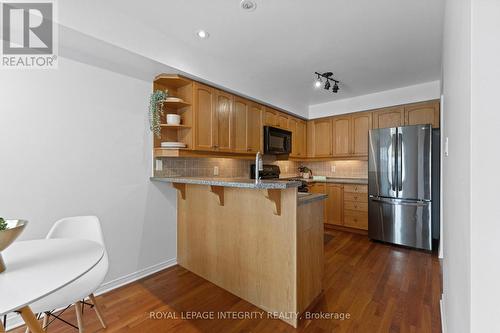 Dining room facing kitchen (2/2) - 30 Goldthorpe Private, Ottawa, ON - Indoor Photo Showing Kitchen