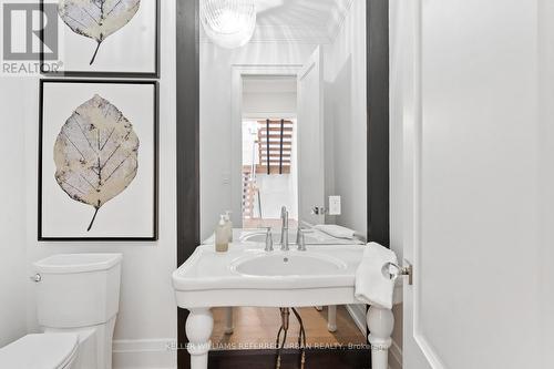 197 Sherwood Place, Newmarket, ON - Indoor Photo Showing Bathroom