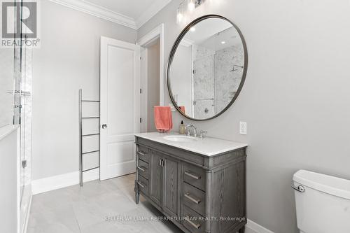 197 Sherwood Place, Newmarket, ON - Indoor Photo Showing Bathroom
