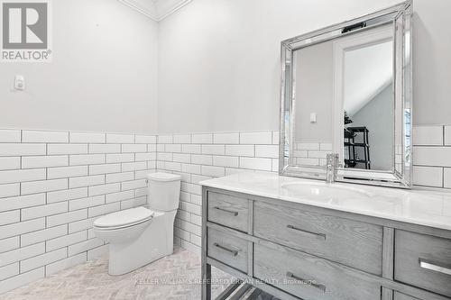 197 Sherwood Place, Newmarket, ON - Indoor Photo Showing Bathroom