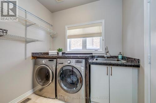 1109 Kestell Boulevard, Oakville, ON - Indoor Photo Showing Laundry Room
