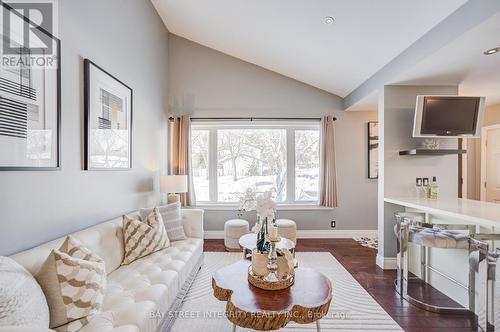 1224 Grange Road, Oakville, ON - Indoor Photo Showing Living Room
