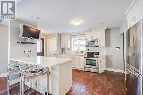 1224 Grange Road, Oakville, ON - Indoor Photo Showing Kitchen With Upgraded Kitchen