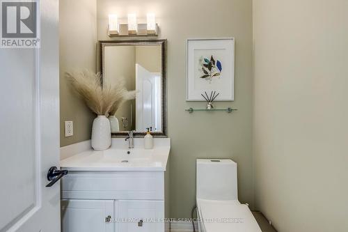2467 Chaplin Road, Oakville, ON - Indoor Photo Showing Bathroom