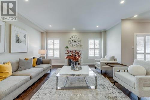 2467 Chaplin Road, Oakville, ON - Indoor Photo Showing Living Room