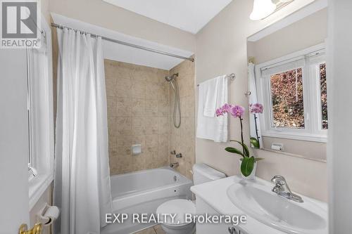 148 Taylorwood Avenue, Caledon, ON - Indoor Photo Showing Bathroom
