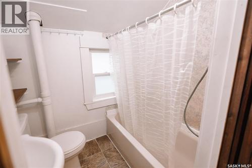 1932 Quebec Street, Regina, SK - Indoor Photo Showing Bathroom